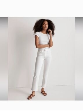 Madewell Midrise Kickout White Jeans in size 28